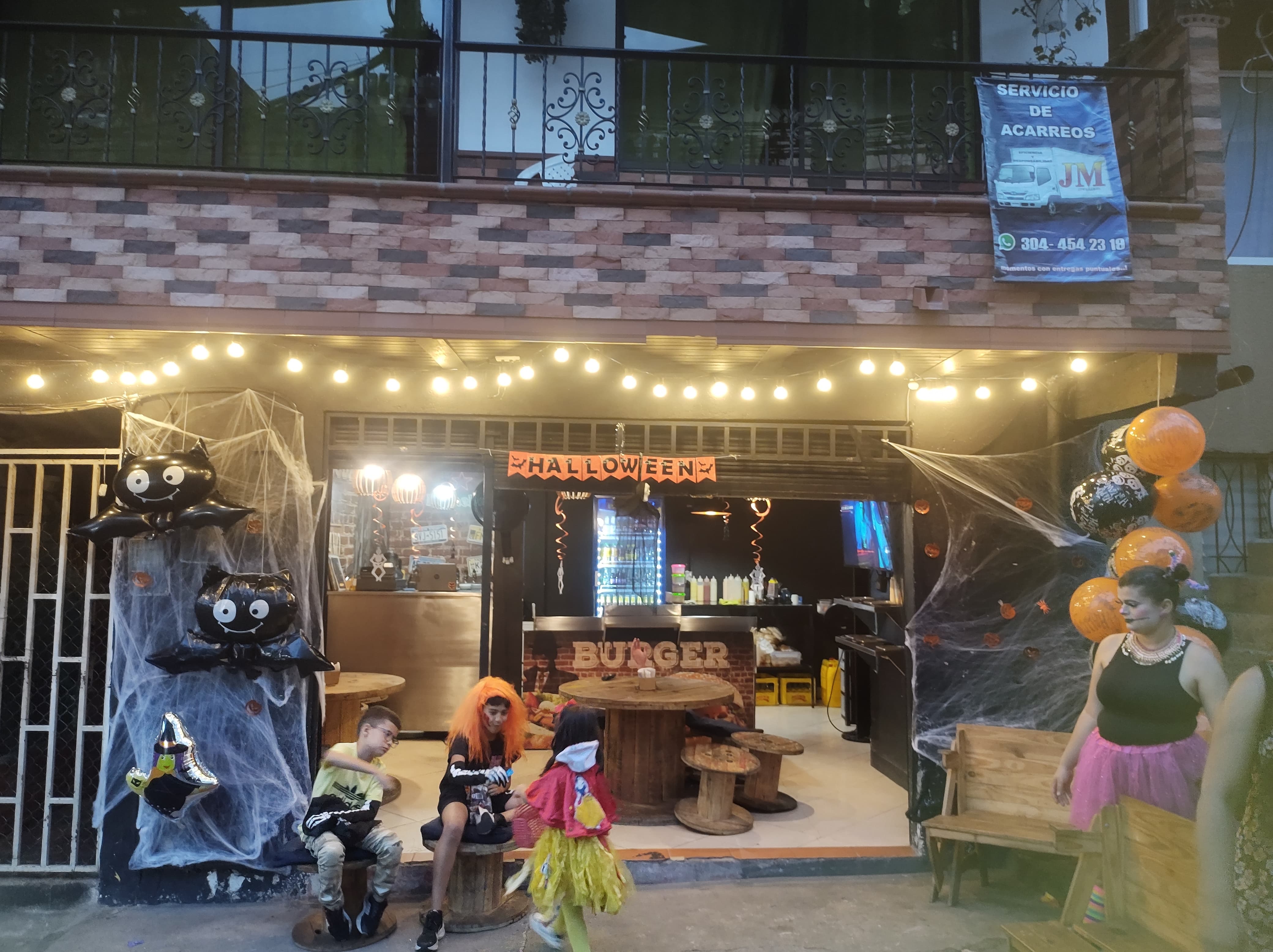Decoración especial de Halloween en el restaurante